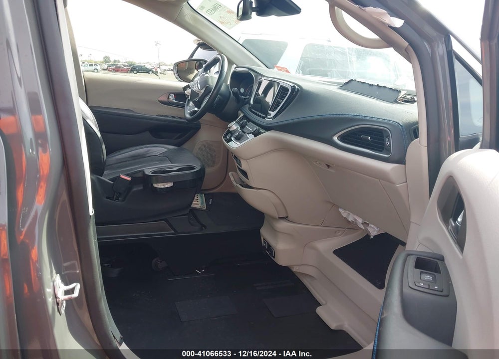 2021 CHRYSLER PACIFICA TOURING L VIN: 2C4RC1BG2MR602344