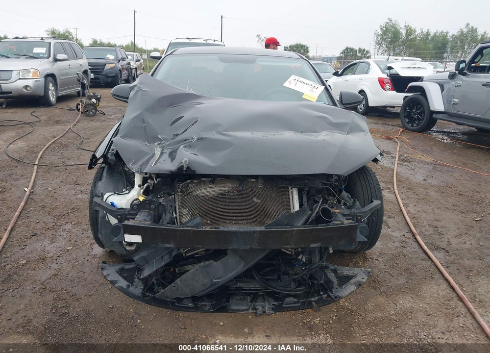 2018 HYUNDAI ELANTRA VIN: 5NPD74LF0JH343755