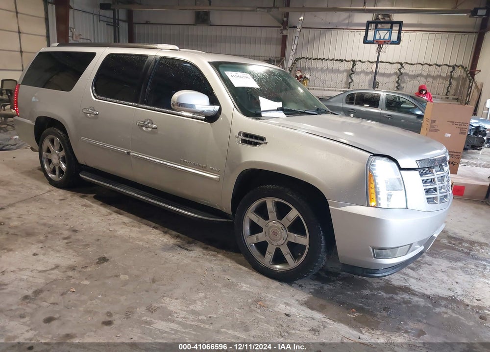 2011 CADILLAC ESCALADE ESV LUXURY VIN: 1GYS4HEF6BR386392
