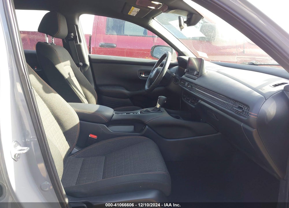 2024 HONDA HR-V AWD SPORT/AWD SPORT W/O BSI VIN: 3CZRZ2H56RM736292