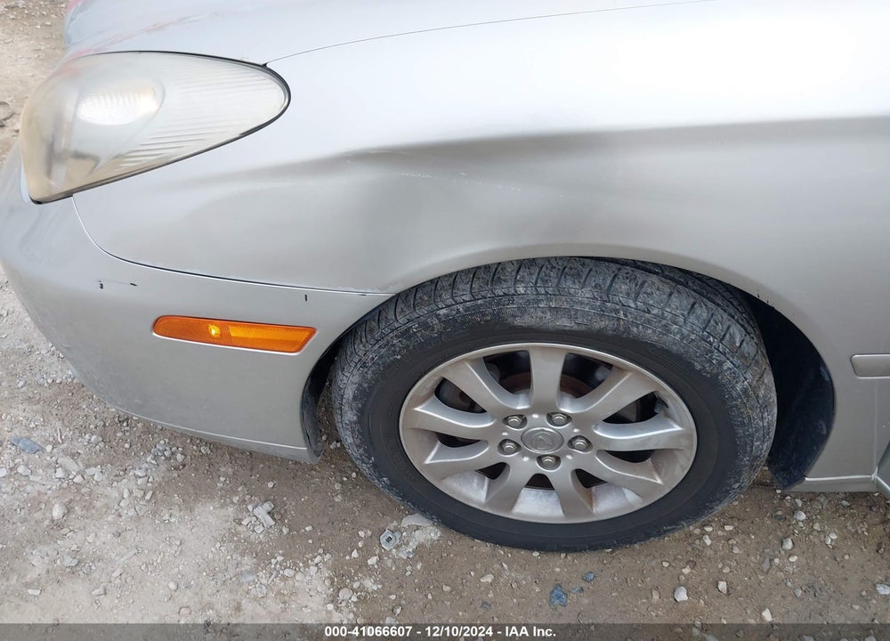 2003 LEXUS ES 300 VIN: JTHBF30G230092284