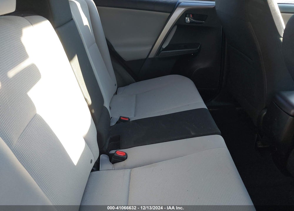 2016 TOYOTA RAV4 XLE VIN: JTMRFREV6GJ078592