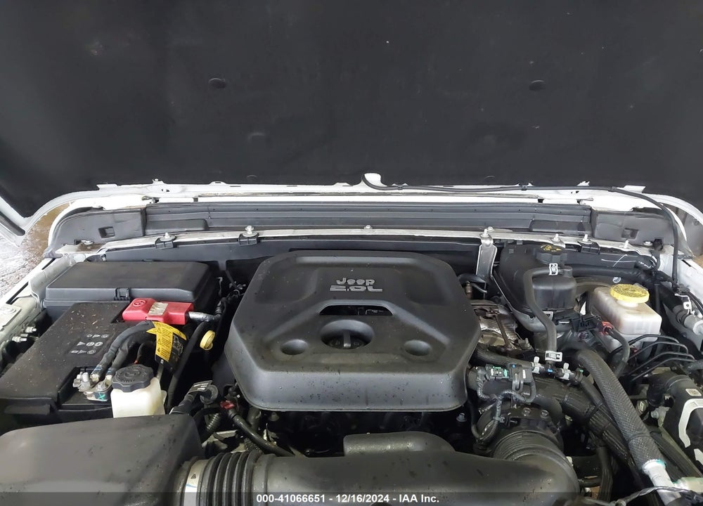 2021 JEEP WRANGLER UNLIMITED SAHARA 4X4 VIN: 1C4HJXEN2MW704359