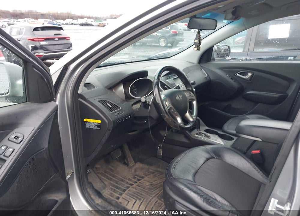 2013 HYUNDAI TUCSON GLS VIN: KM8JUCAC9DU556286