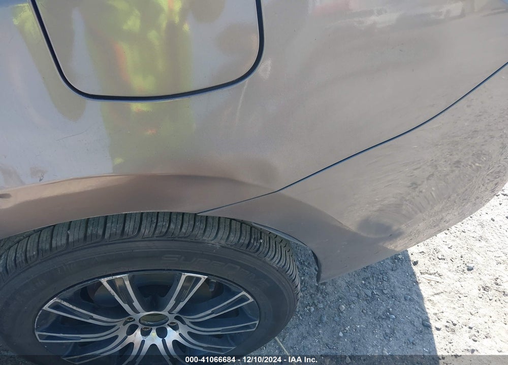 2018 TOYOTA COROLLA LE VIN: 5YFBURHE6JP829356