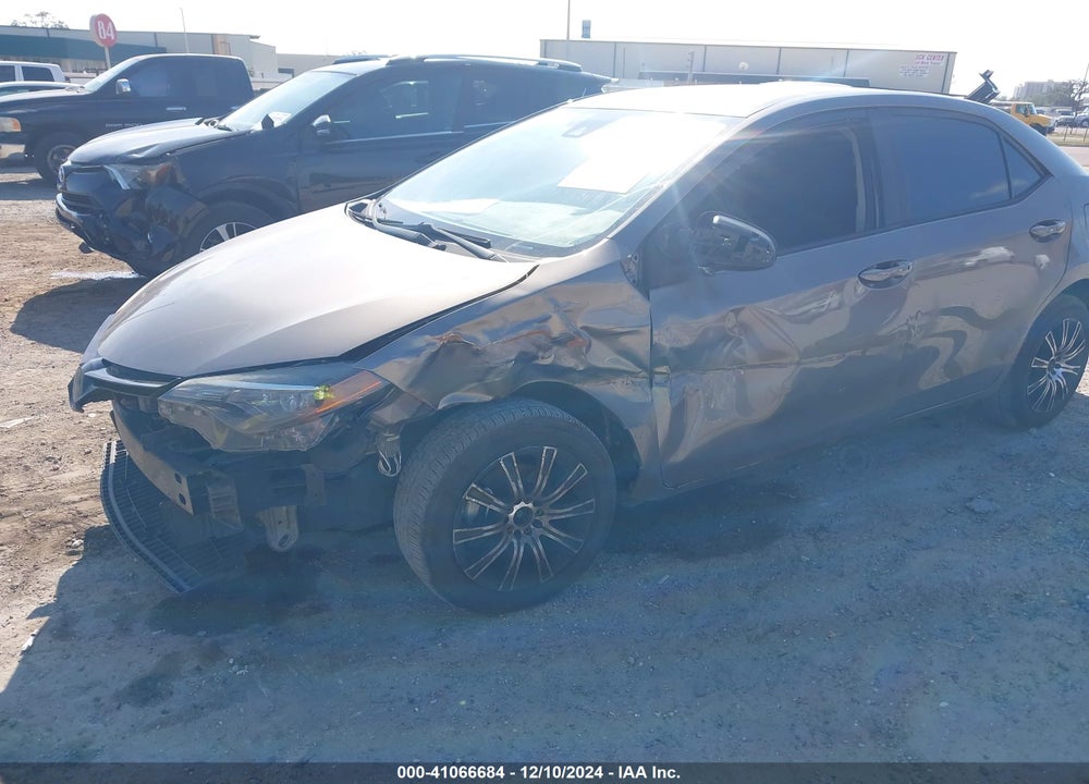 2018 TOYOTA COROLLA LE VIN: 5YFBURHE6JP829356