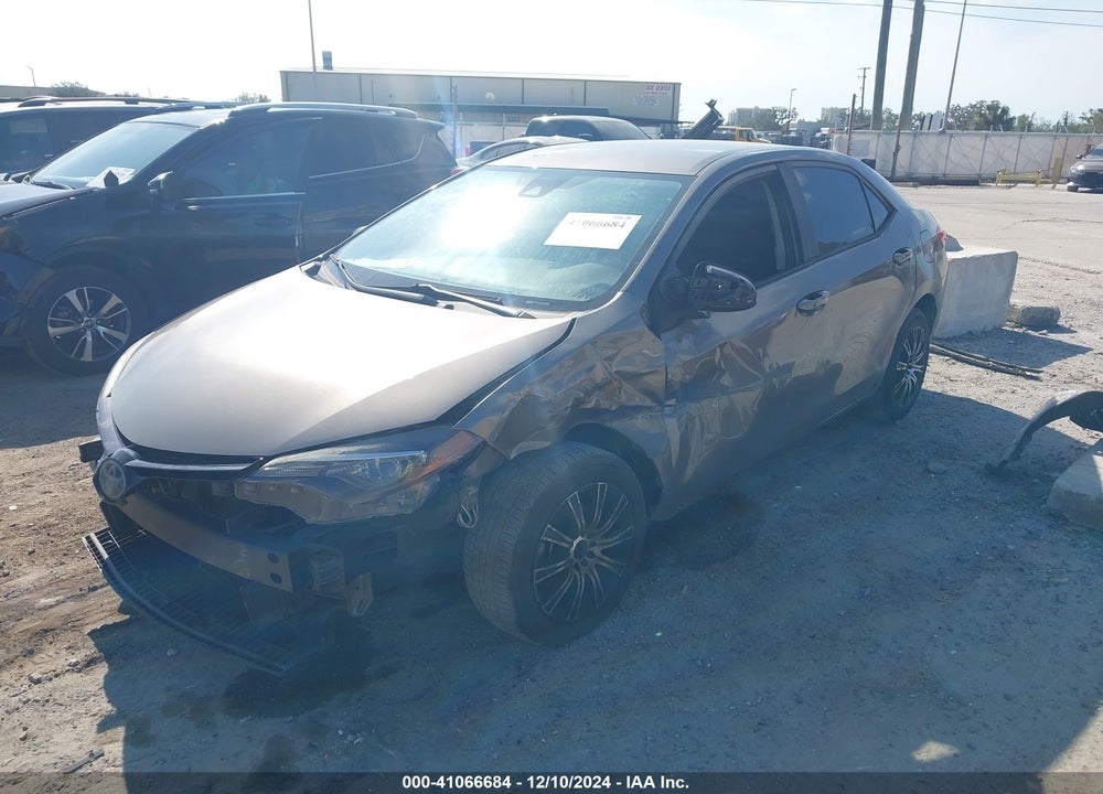 2018 TOYOTA COROLLA LE VIN: 5YFBURHE6JP829356