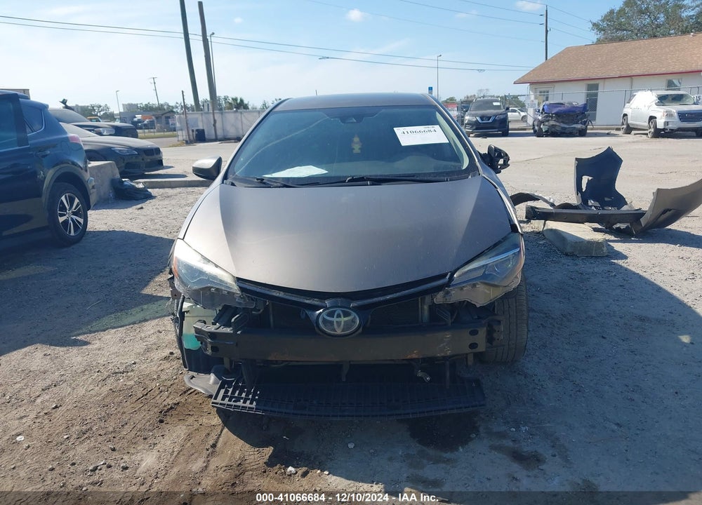 2018 TOYOTA COROLLA LE VIN: 5YFBURHE6JP829356