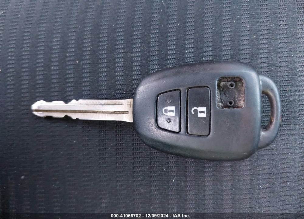 2017 TOYOTA RAV4 LE VIN: 2T3ZFREV3HW403234