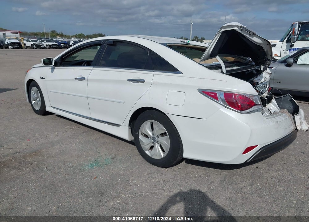 2015 HYUNDAI SONATA HYBRID VIN: KMHEC4A46FA132782