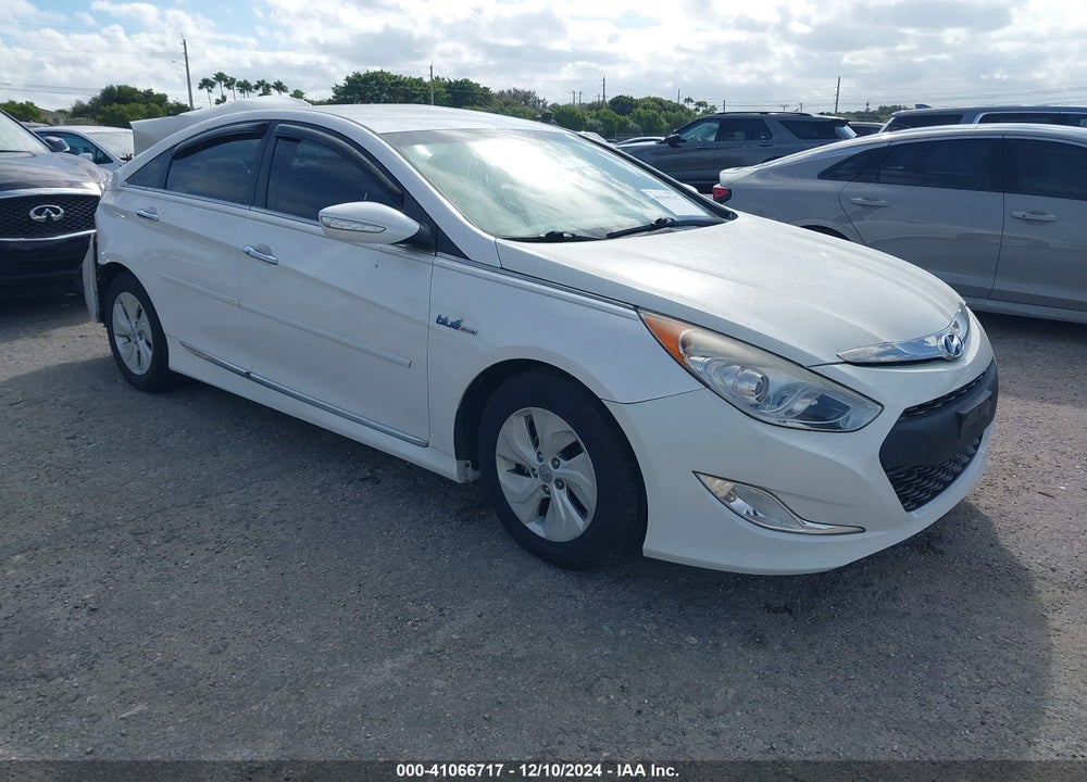 2015 HYUNDAI SONATA HYBRID VIN: KMHEC4A46FA132782