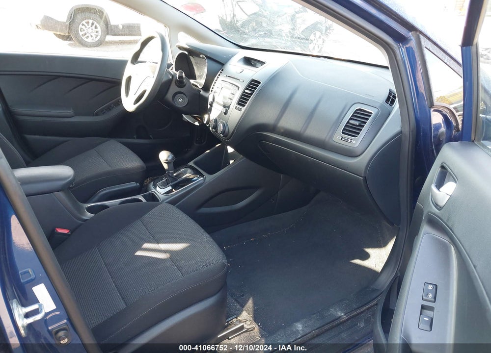 2018 KIA FORTE LX VIN: 3KPFK4A73JE254804