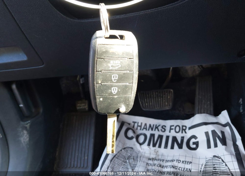 2016 KIA SORENTO 3.3L LX VIN: 5XYPG4A57GG129837