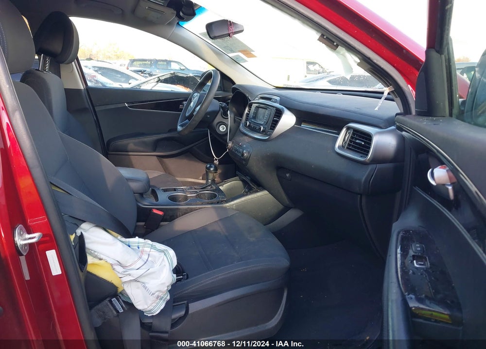 2016 KIA SORENTO 3.3L LX VIN: 5XYPG4A57GG129837