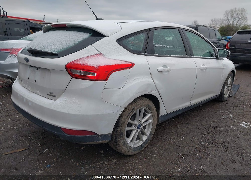 2015 FORD FOCUS SE VIN: 1FADP3K25FL223631