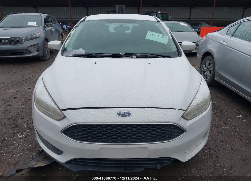 2015 FORD FOCUS SE VIN: 1FADP3K25FL223631