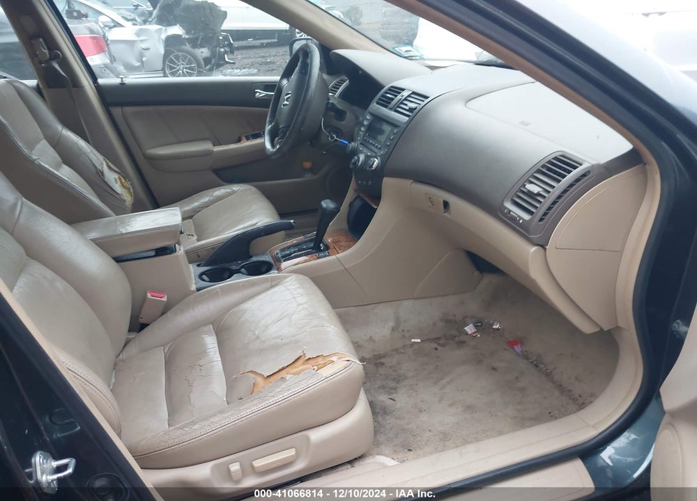 2005 HONDA ACCORD 3.0 EX VIN: 1HGCM66555A002904