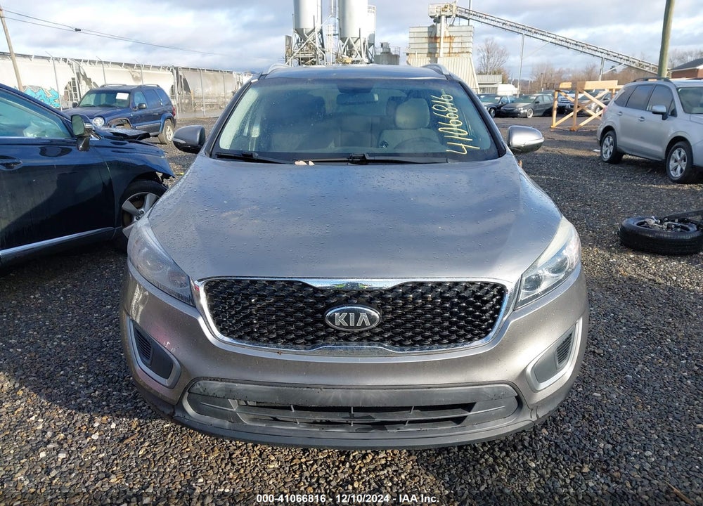 2016 KIA SORENTO 3.3L LX VIN: 5XYPG4A54GG027377