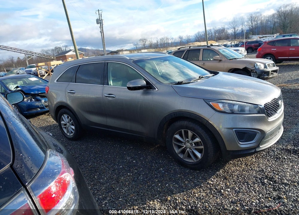 2016 KIA SORENTO 3.3L LX VIN: 5XYPG4A54GG027377
