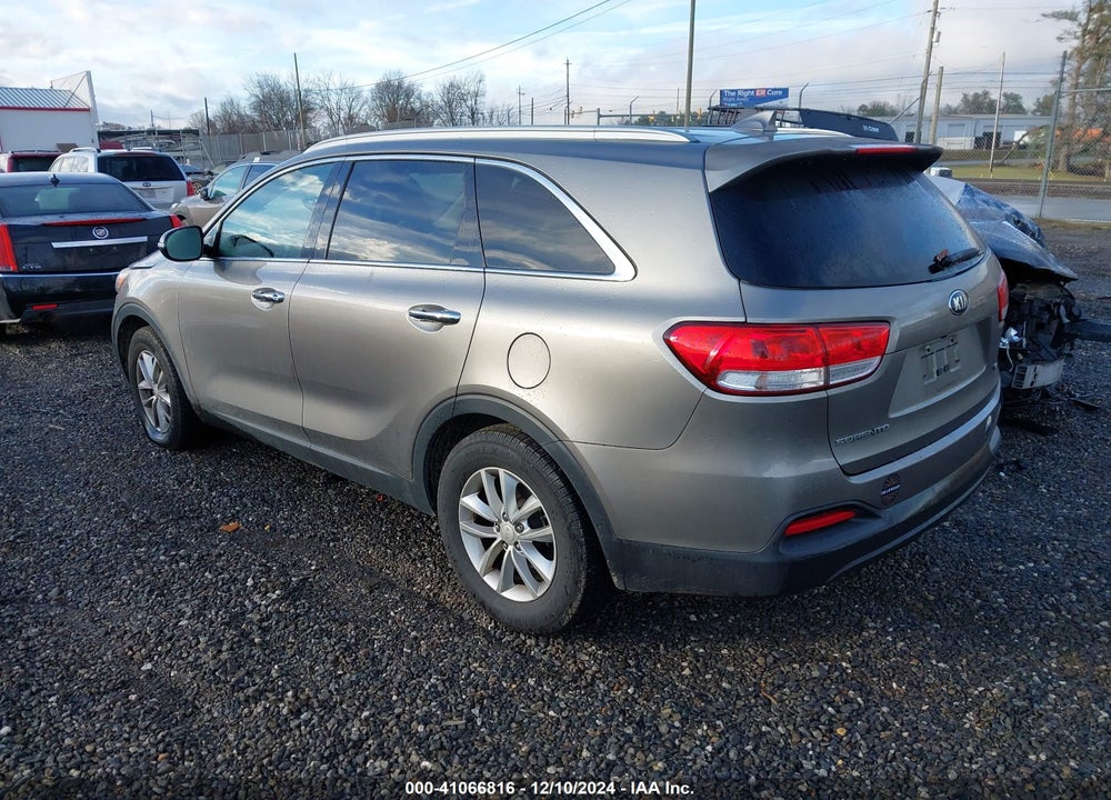 2016 KIA SORENTO 3.3L LX VIN: 5XYPG4A54GG027377