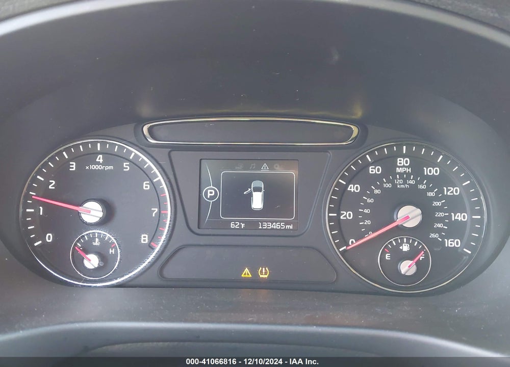 2016 KIA SORENTO 3.3L LX VIN: 5XYPG4A54GG027377