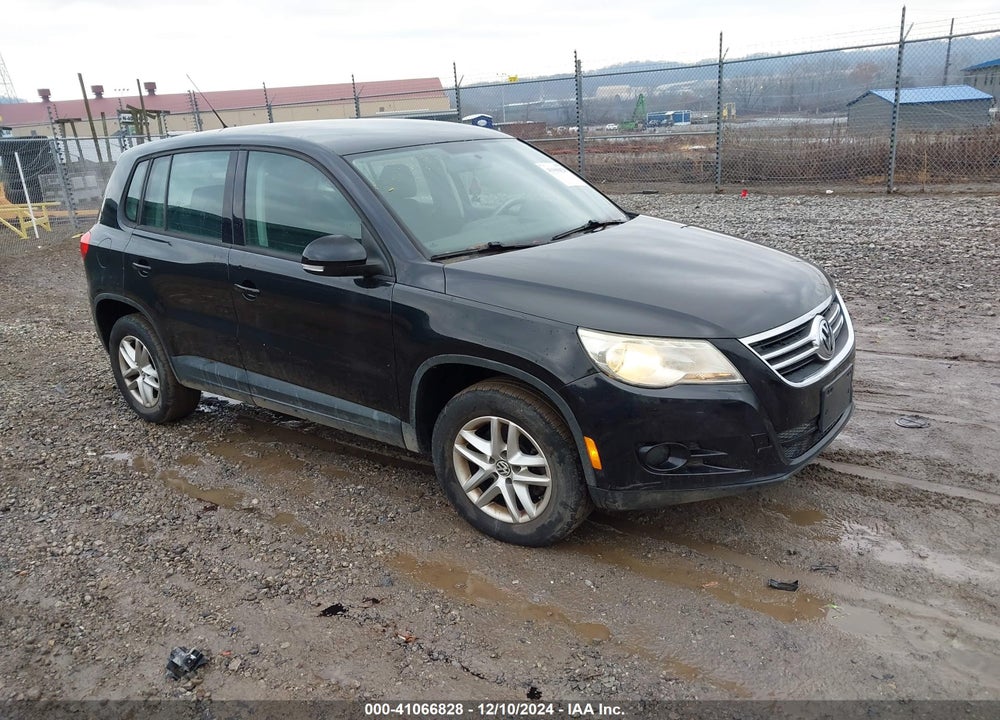 2011 VOLKSWAGEN TIGUAN S VIN: WVGAV7AX6BW526008