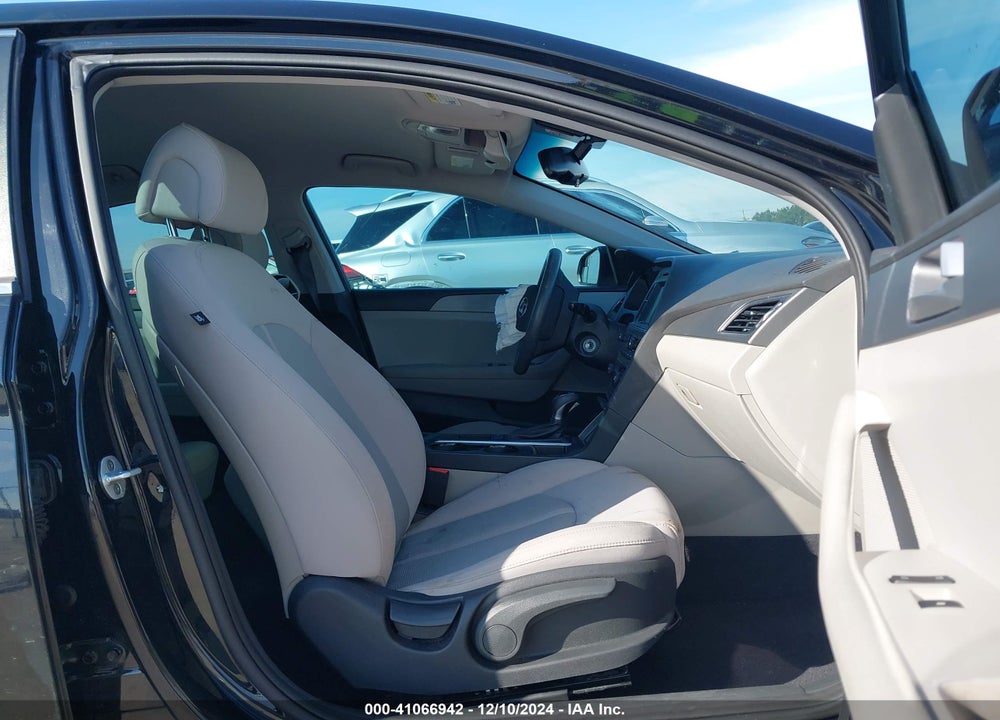 2017 HYUNDAI SONATA VIN: 5NPE24AF2HH474329