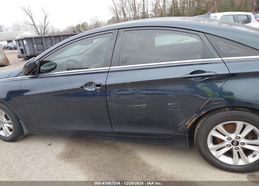 2013 HYUNDAI SONATA GLS VIN: 5NPEB4AC4DH585643