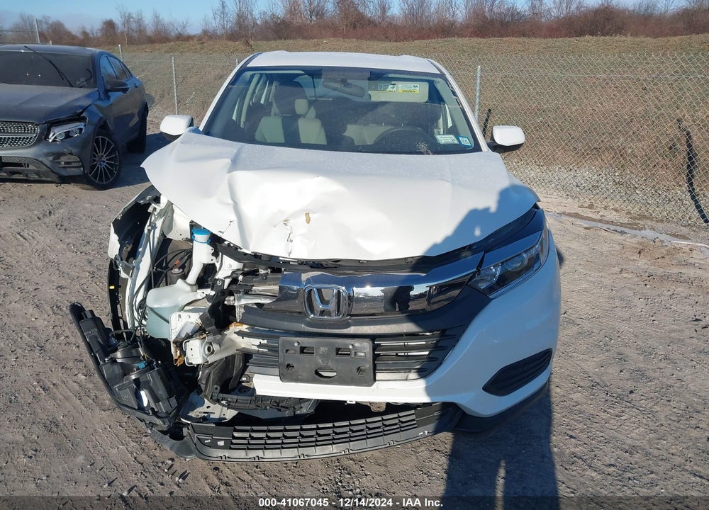 2022 HONDA HR-V AWD LX VIN: 3CZRU6H31NM742290