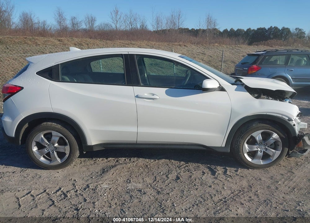 2022 HONDA HR-V AWD LX VIN: 3CZRU6H31NM742290