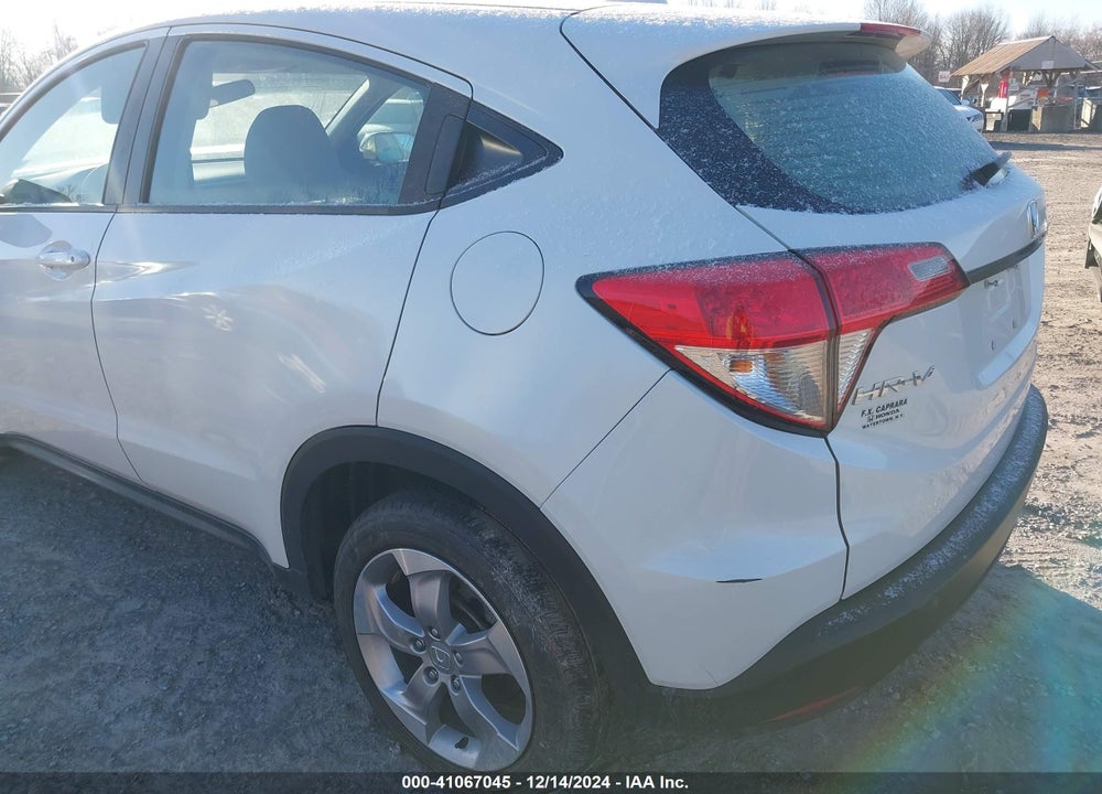 2022 HONDA HR-V AWD LX VIN: 3CZRU6H31NM742290