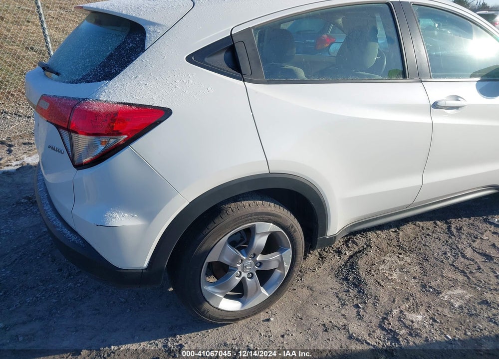 2022 HONDA HR-V AWD LX VIN: 3CZRU6H31NM742290