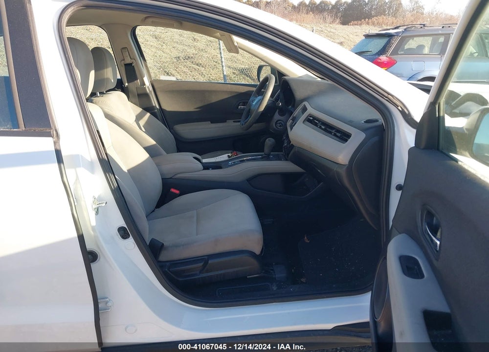 2022 HONDA HR-V AWD LX VIN: 3CZRU6H31NM742290