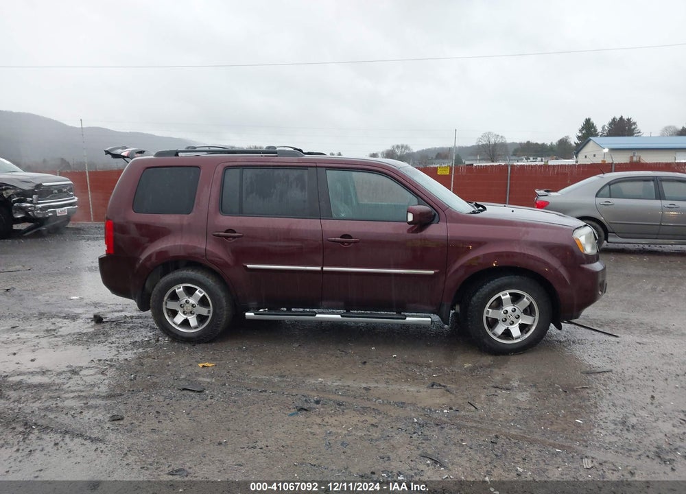 2011 HONDA PILOT TOURING VIN: 5FNYF4H99BB092743