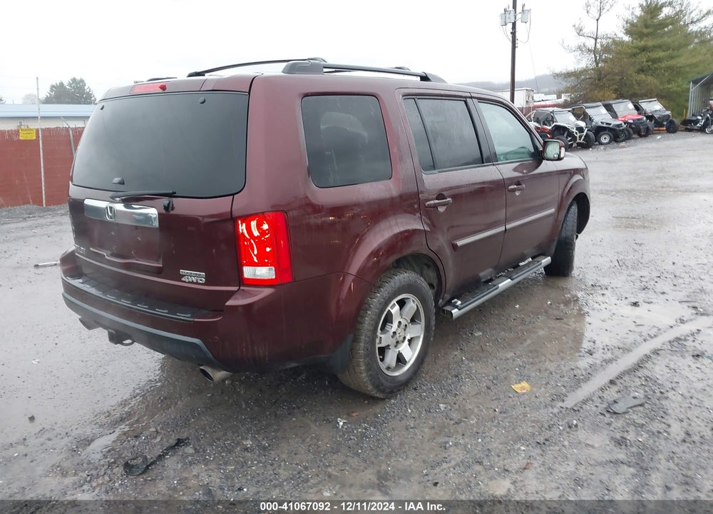 2011 HONDA PILOT TOURING VIN: 5FNYF4H99BB092743