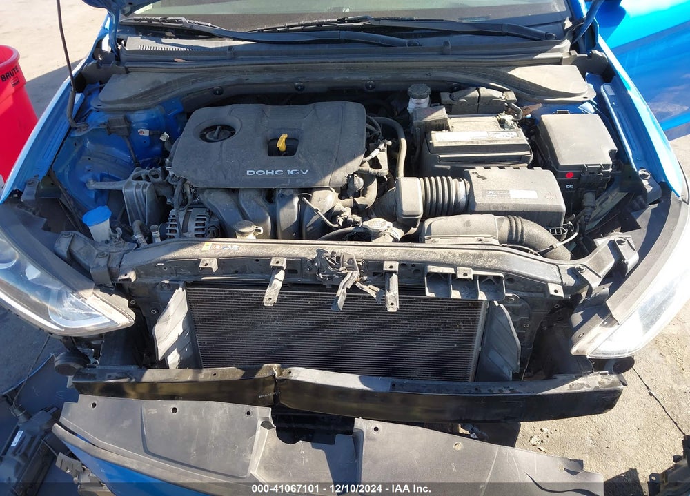 2017 HYUNDAI ELANTRA VIN: KMHD84LF7HU311135