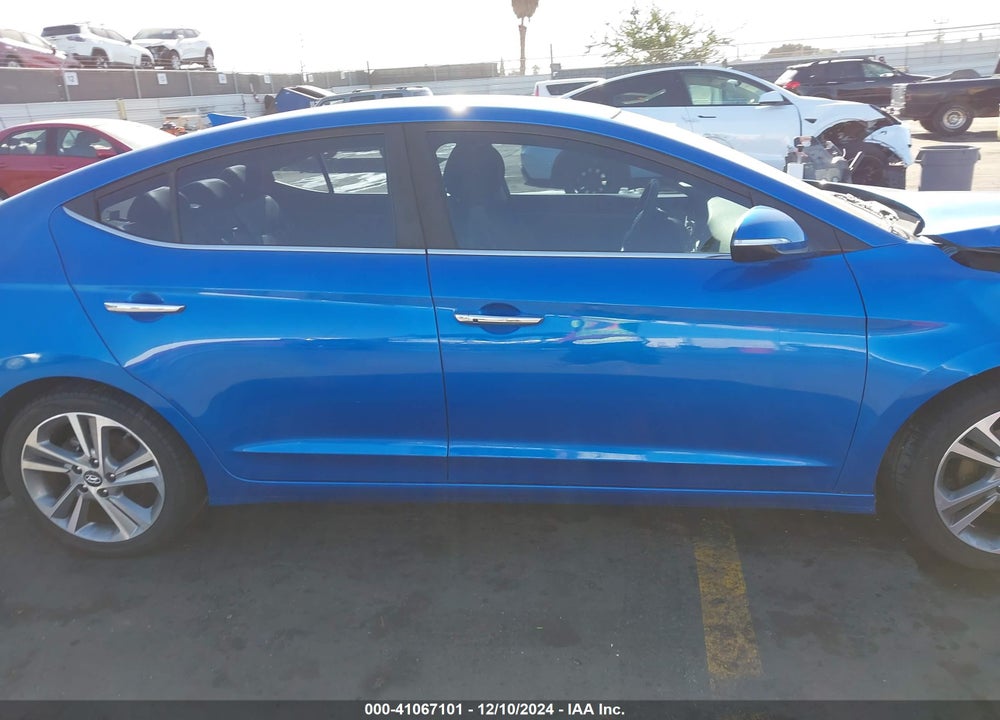 2017 HYUNDAI ELANTRA VIN: KMHD84LF7HU311135
