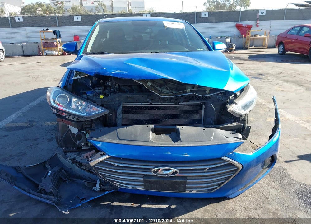 2017 HYUNDAI ELANTRA VIN: KMHD84LF7HU311135