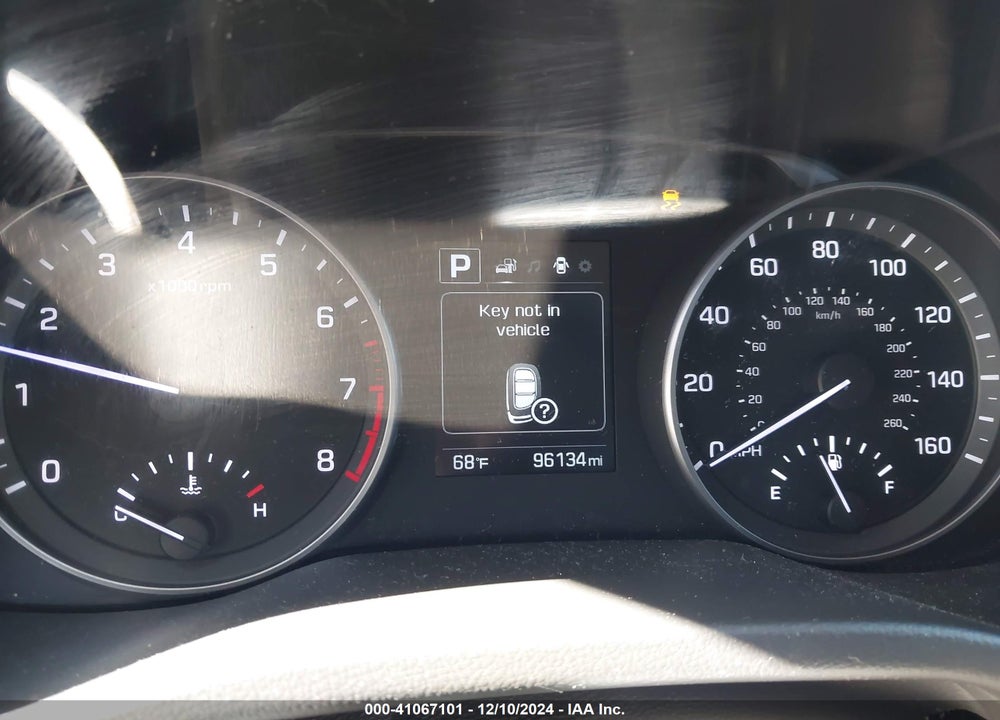 2017 HYUNDAI ELANTRA VIN: KMHD84LF7HU311135