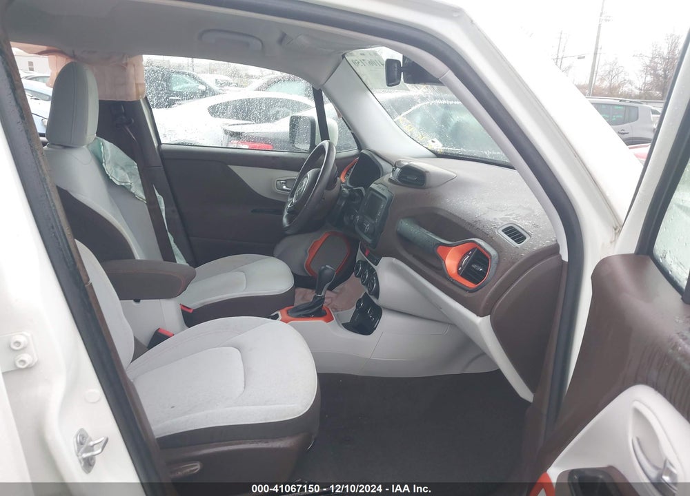2016 JEEP RENEGADE LATITUDE VIN: ZACCJBBT5GPD66070