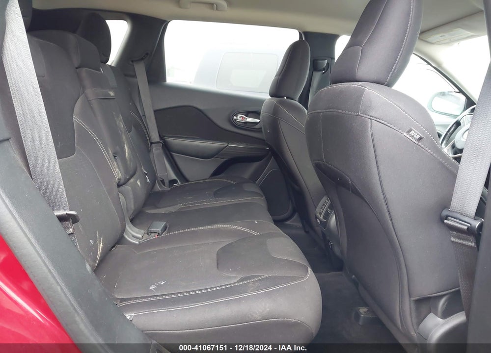 2015 JEEP CHEROKEE LATITUDE VIN: 1C4PJLCB9FW694851