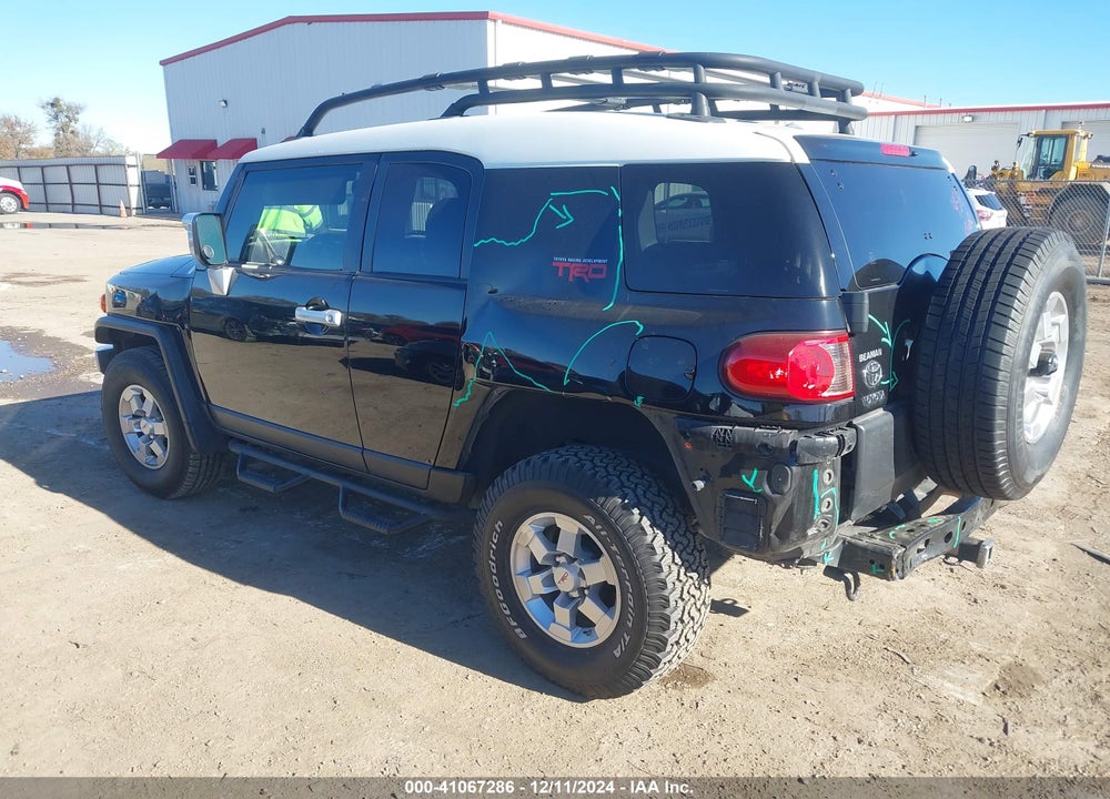 2011 TOYOTA FJ CRUISER VIN: JTEBU4BF3BK110131