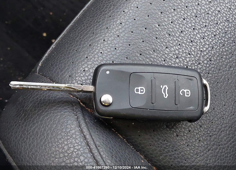 2011 VOLKSWAGEN JETTA SPORTWAGEN 2.0L TDI VIN: 3VWML8AJ1BM648944