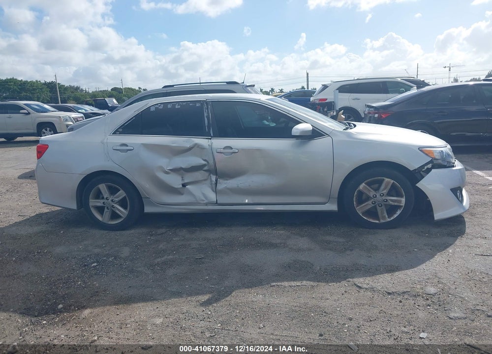 2014 TOYOTA CAMRY SE VIN: 4T1BF1FK0EU381866