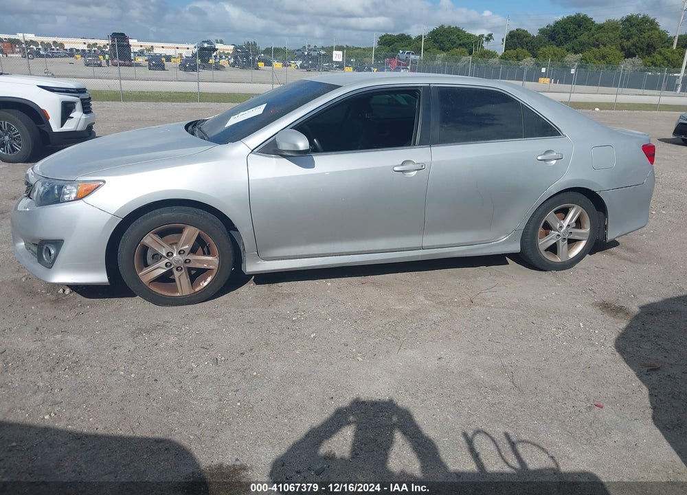 2014 TOYOTA CAMRY SE VIN: 4T1BF1FK0EU381866