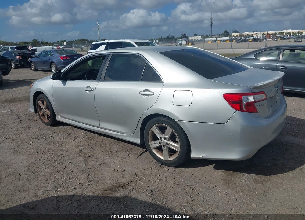 2014 TOYOTA CAMRY SE VIN: 4T1BF1FK0EU381866