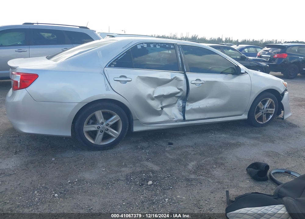2014 TOYOTA CAMRY SE VIN: 4T1BF1FK0EU381866