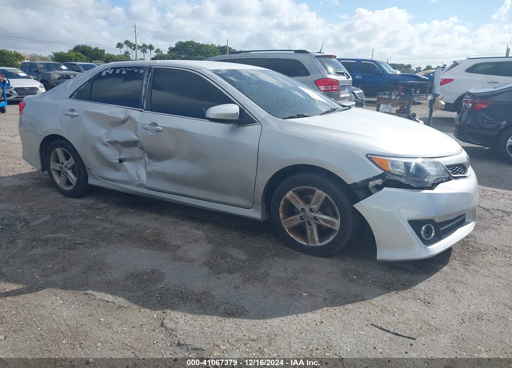 2014 TOYOTA CAMRY SE VIN: 4T1BF1FK0EU381866