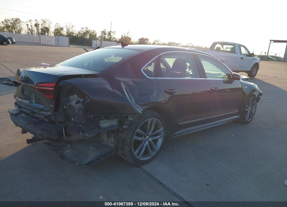 2017 VOLKSWAGEN PASSAT VIN: 1VWDT7A36HC043386