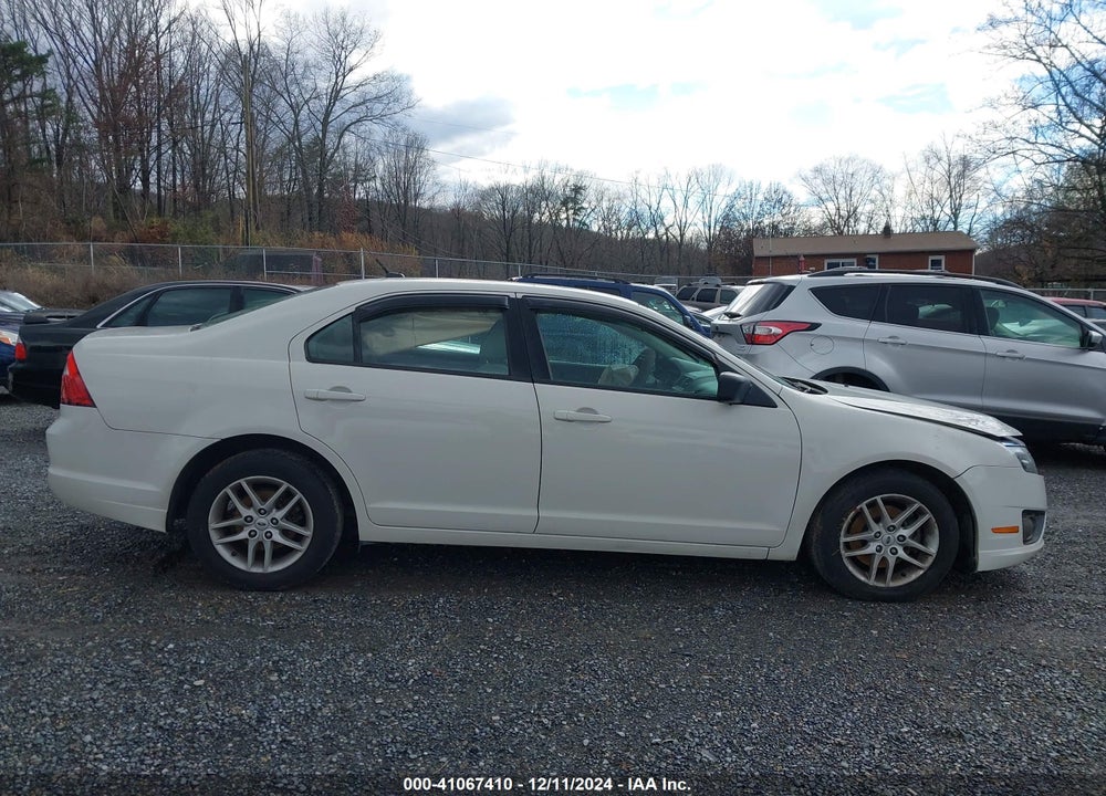 2010 FORD FUSION VIN: 3FAHP0GA0AR427182